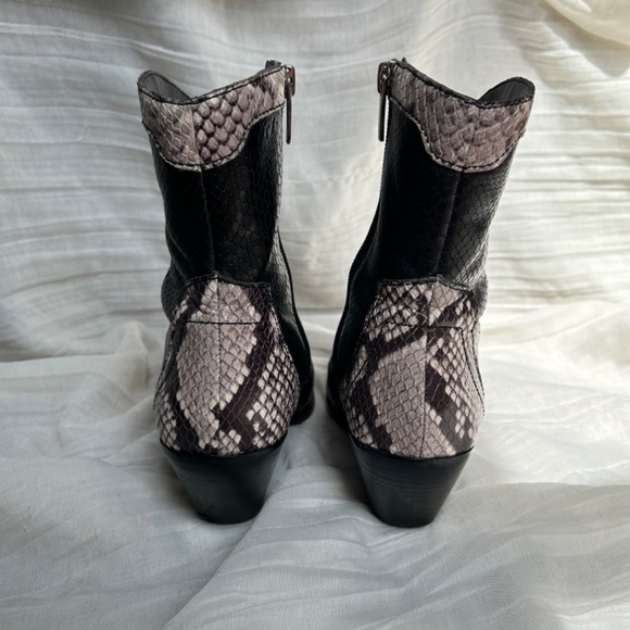 Vince Camuto Jaidin booties - Picture 4 of 6